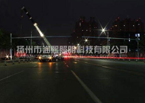 风光互补太阳能路灯